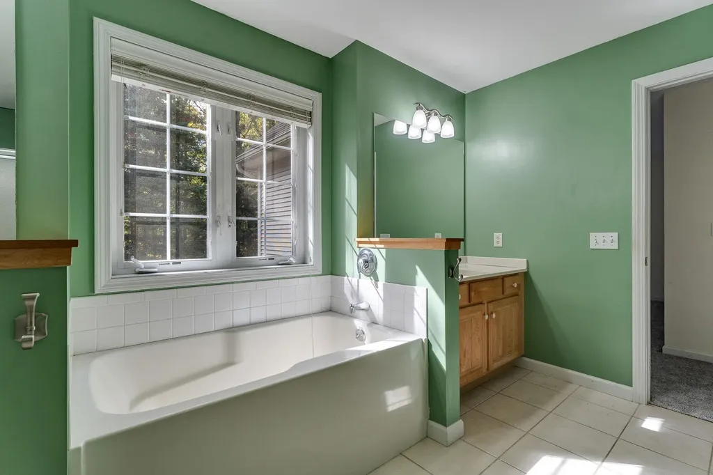 71 Partridge Drive Essex VT 05452