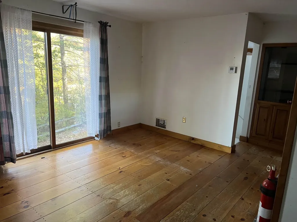 59 East Shore Drive Weare NH 03281