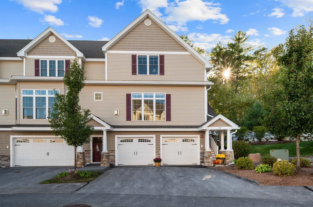 14 Manor Drive Hooksett NH 03106