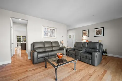 14 Manor Drive Hooksett NH 03106