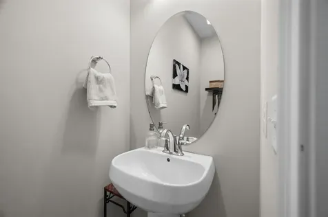 14 Manor Drive Hooksett NH 03106