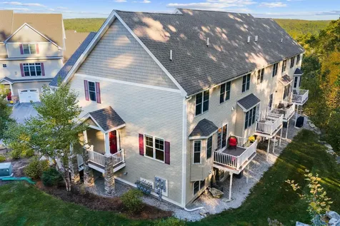 14 Manor Drive Hooksett NH 03106