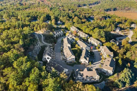 14 Manor Drive Hooksett NH 03106