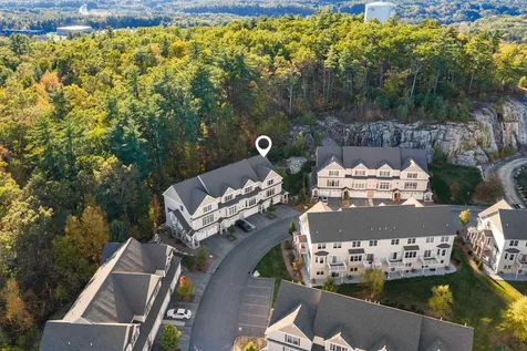 14 Manor Drive Hooksett NH 03106