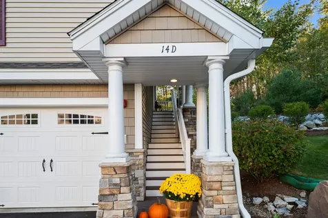 14 Manor Drive Hooksett NH 03106