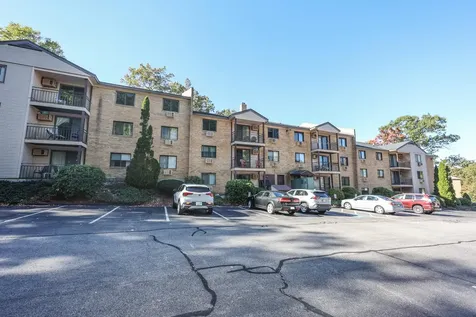 19 Country Club Drive Manchester NH 03102