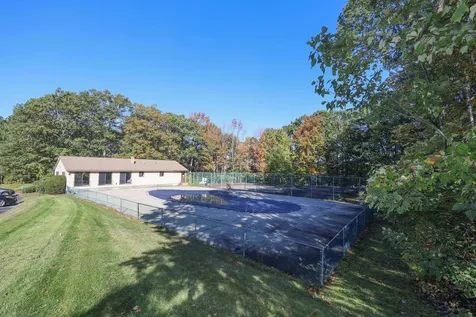 19 Country Club Drive Manchester NH 03102