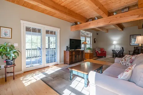 9 Falcon Lane Warren NH 03279