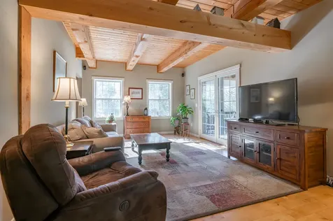 9 Falcon Lane Warren NH 03279