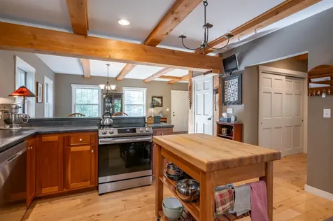 9 Falcon Lane Warren NH 03279