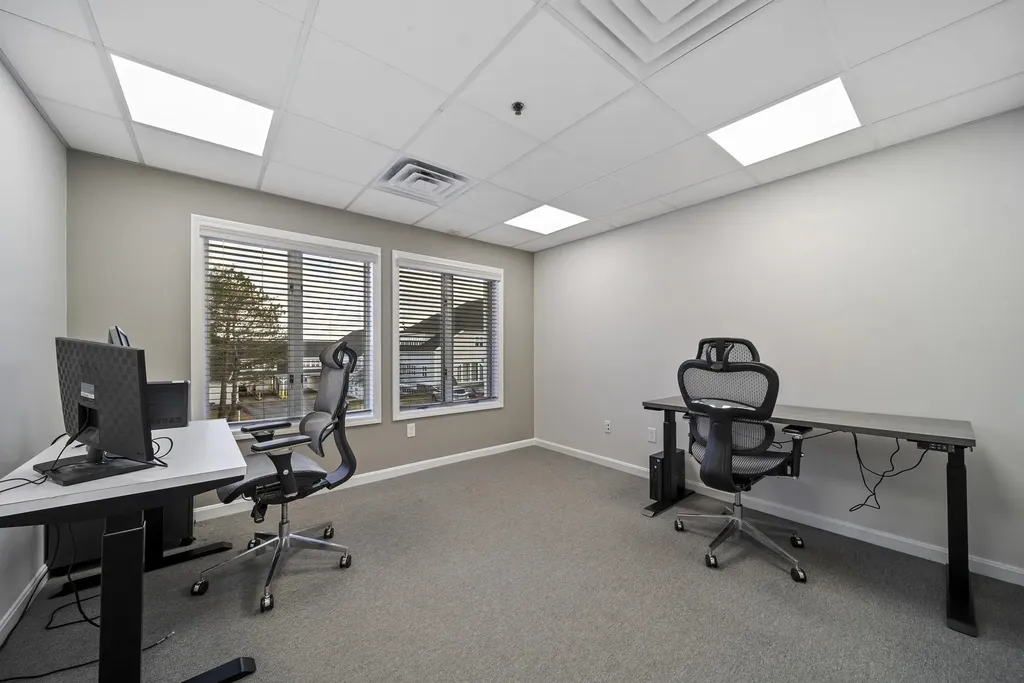 75 Gilcreast Road Londonderry NH 03053