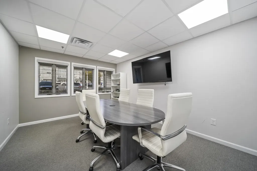 75 Gilcreast Road Londonderry NH 03053