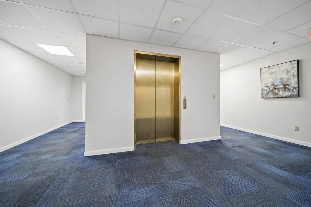 75 Gilcreast Road Londonderry NH 03053