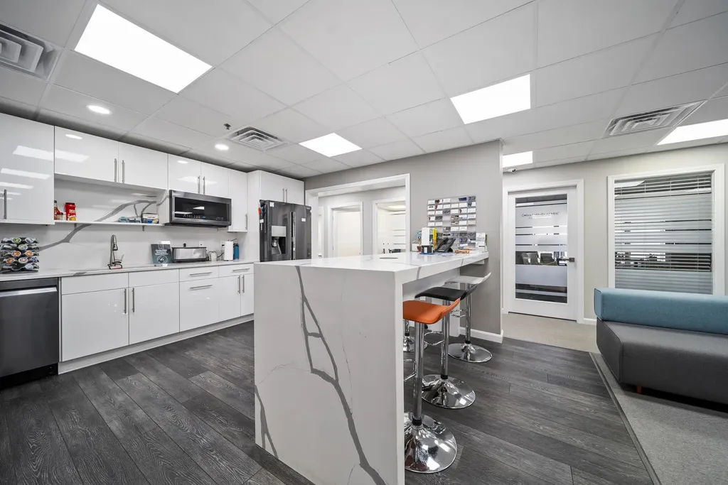 75 Gilcreast Road Londonderry NH 03053