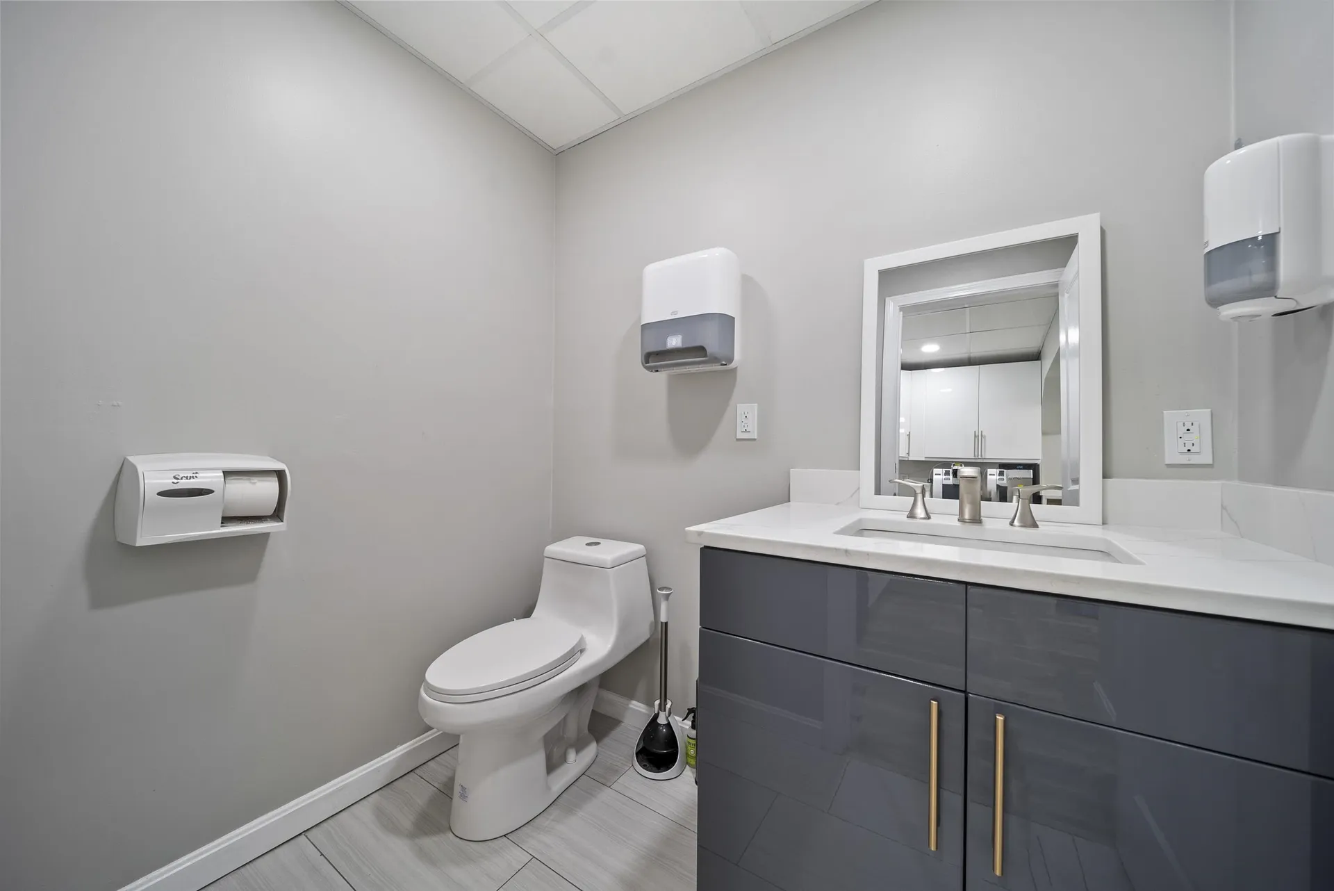 75 Gilcreast Road Londonderry NH 03053