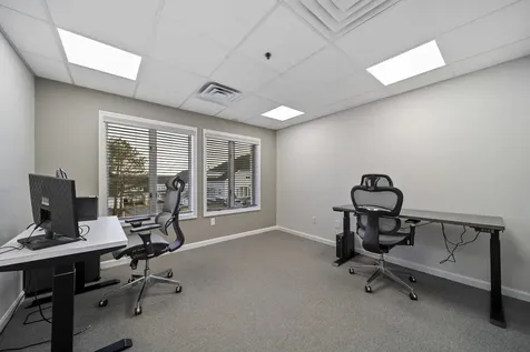 75 Gilcreast Road Londonderry NH 03053