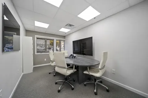 75 Gilcreast Road Londonderry NH 03053