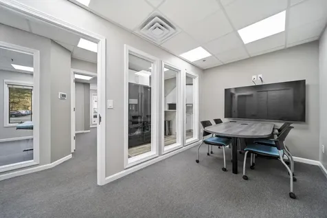 75 Gilcreast Road Londonderry NH 03053