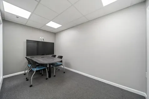 75 Gilcreast Road Londonderry NH 03053