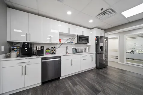 75 Gilcreast Road Londonderry NH 03053