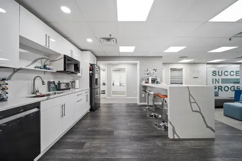 75 Gilcreast Road Londonderry NH 03053