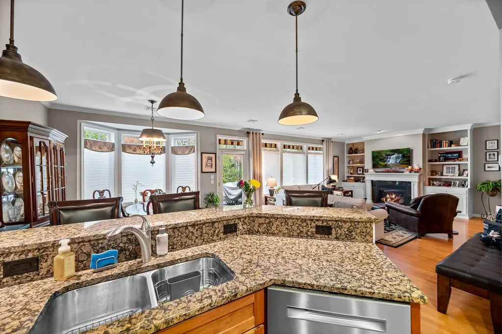 71 Hummingbird Lane South Burlington VT 05403