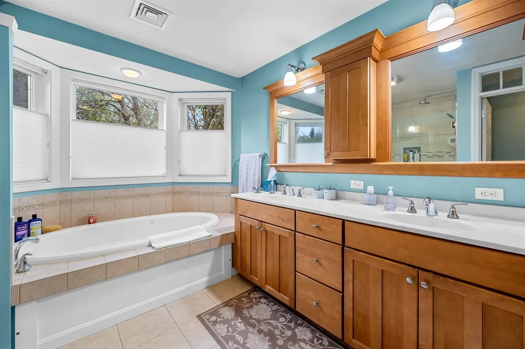 71 Hummingbird Lane South Burlington VT 05403