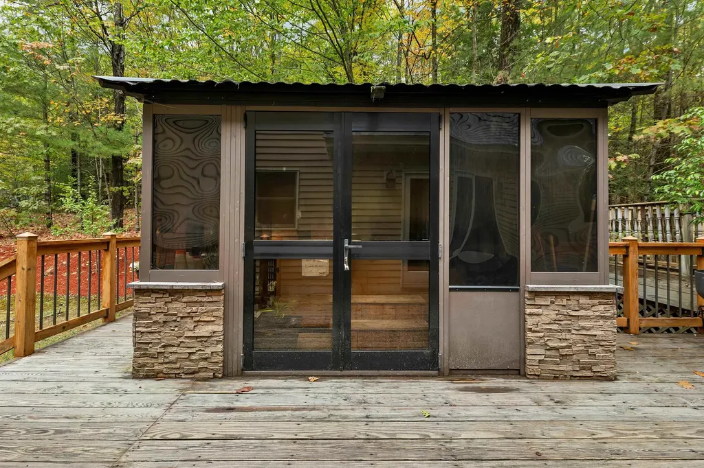 30 Del's Way Weare NH 03281