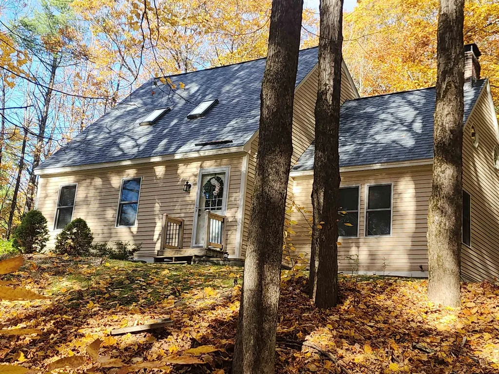 30 Del's Way Weare NH 03281