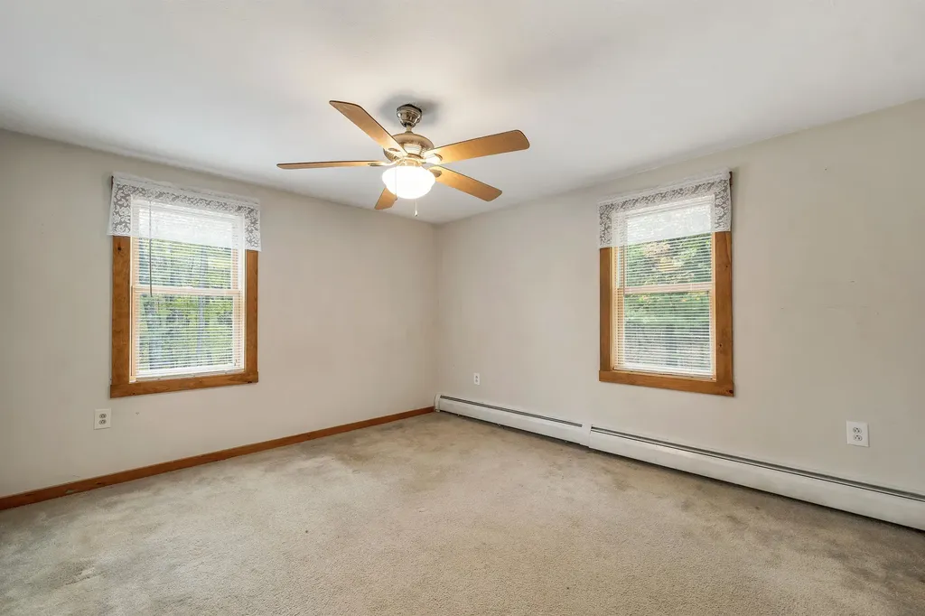 30 Del's Way Weare NH 03281