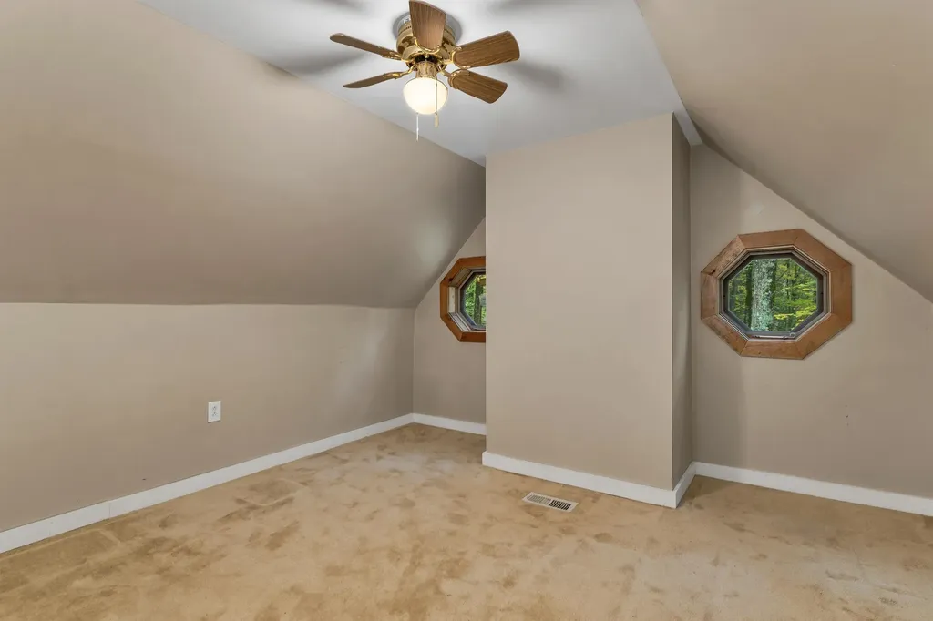 30 Del's Way Weare NH 03281