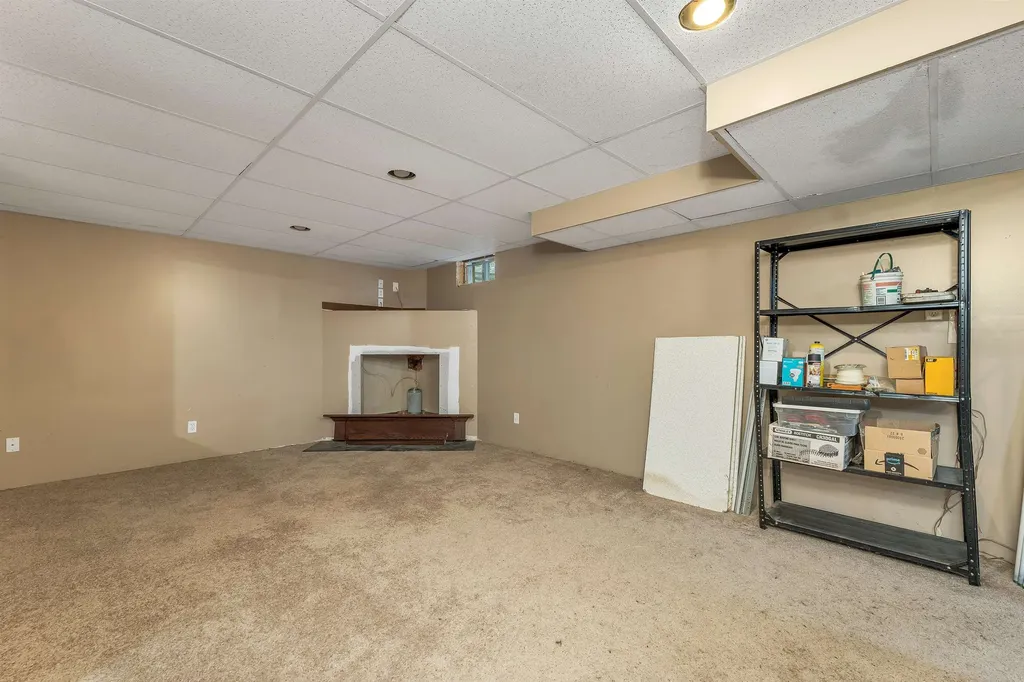 30 Del's Way Weare NH 03281