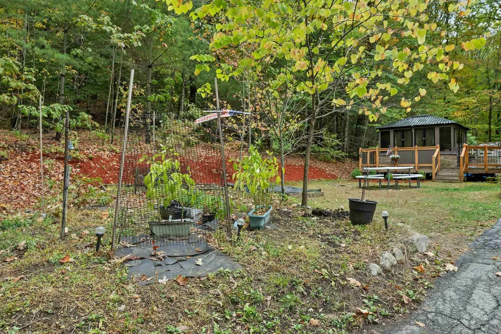 30 Del's Way Weare NH 03281