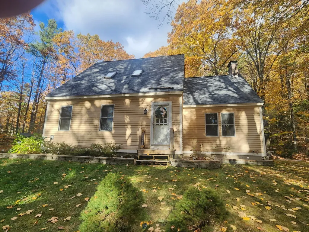 30 Del's Way Weare NH 03281