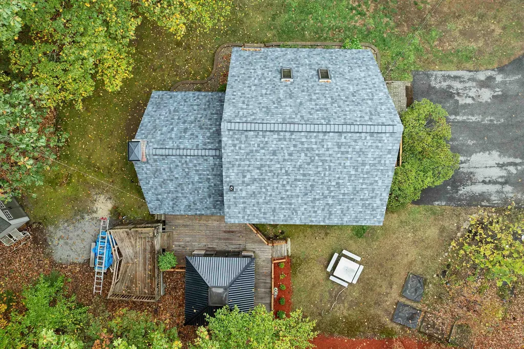 30 Del's Way Weare NH 03281