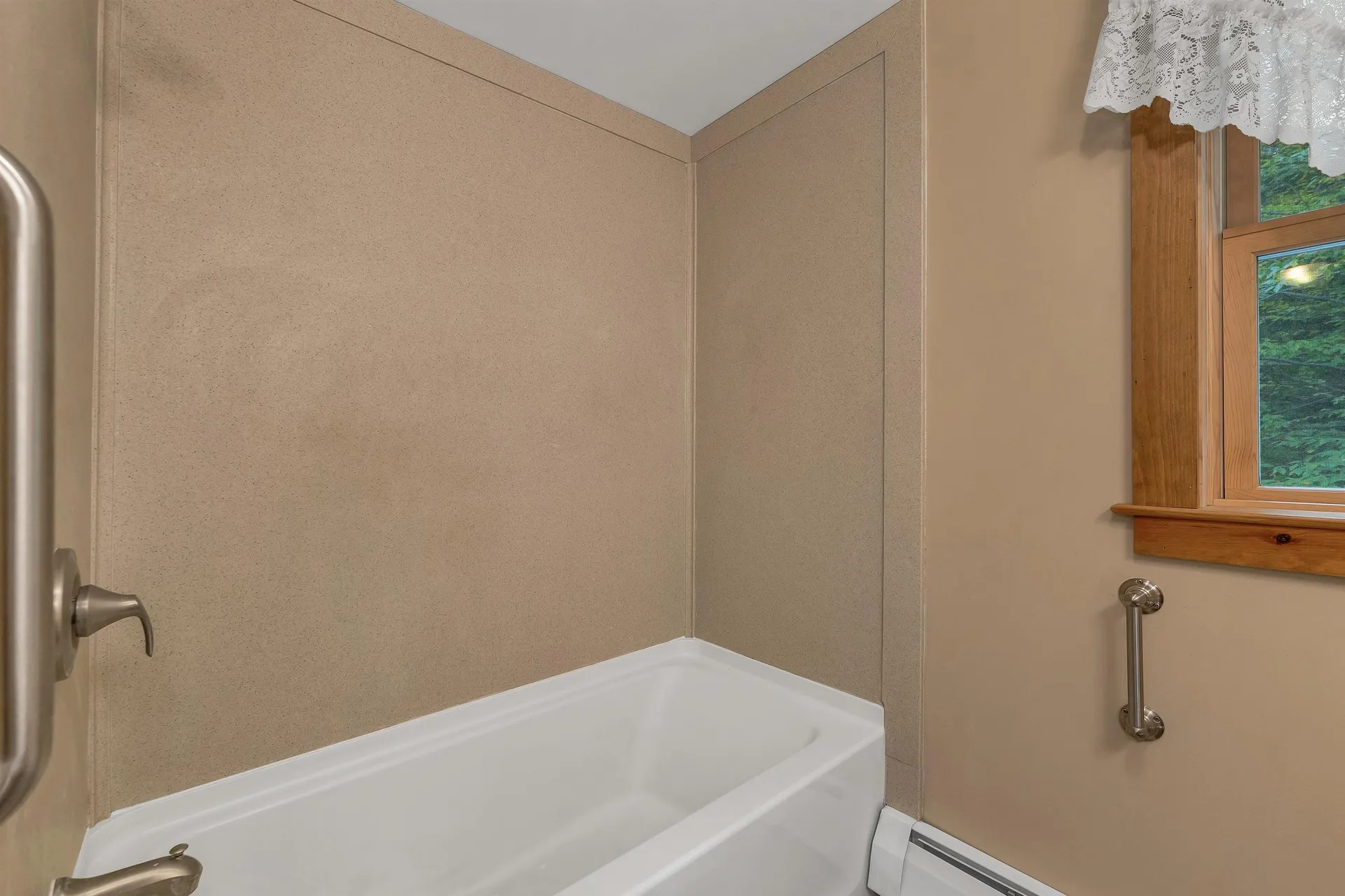 30 Del's Way Weare NH 03281