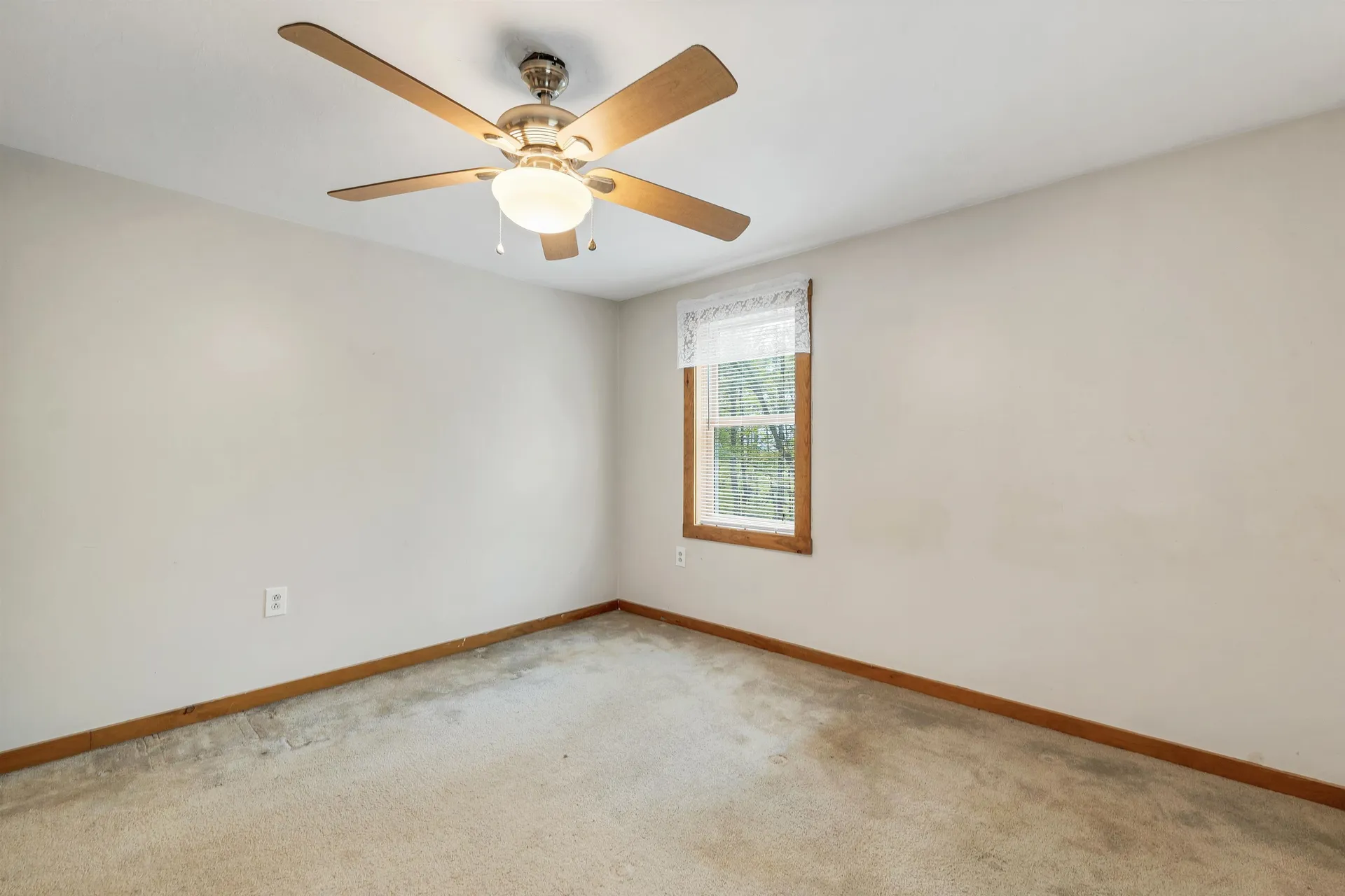 30 Del's Way Weare NH 03281