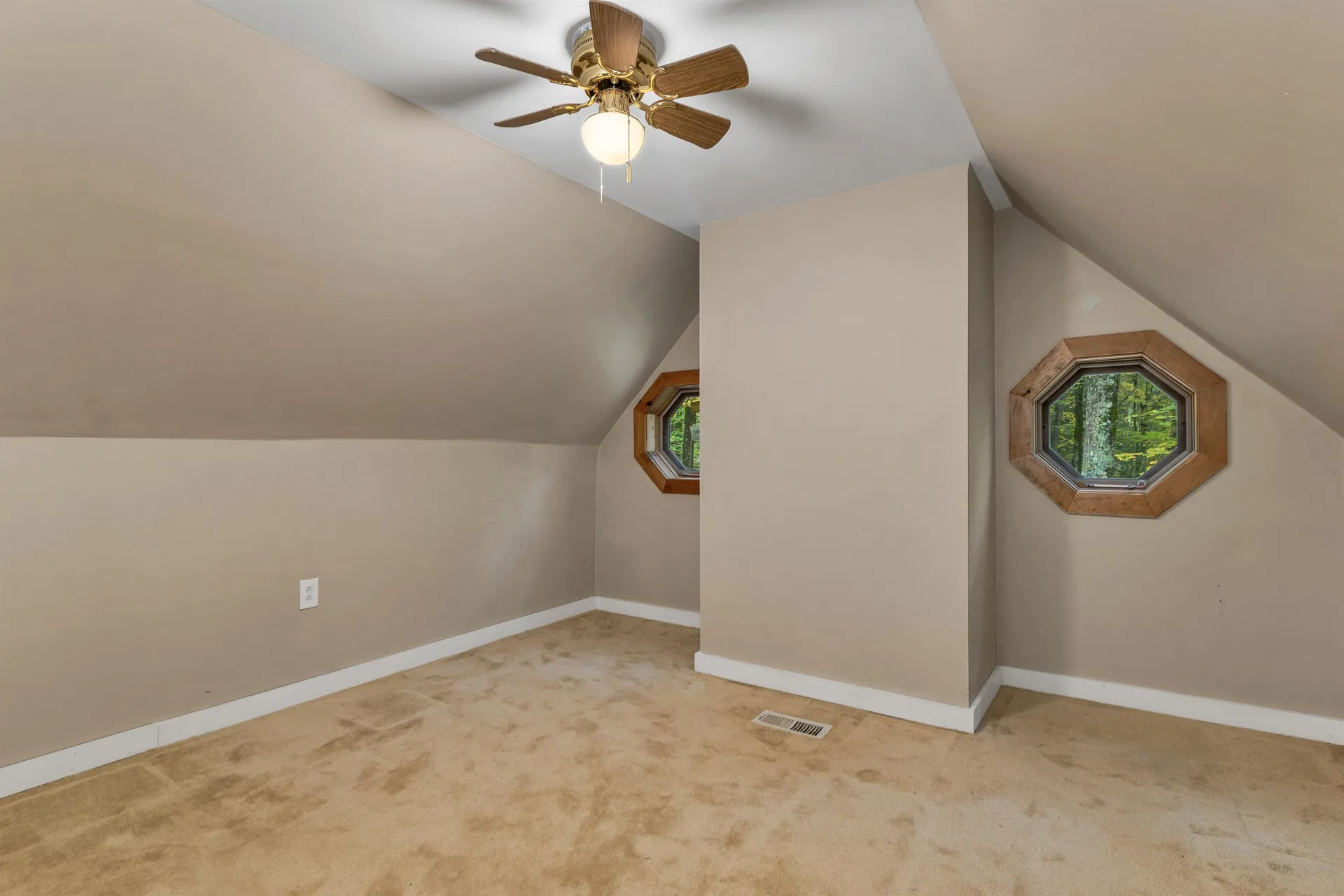 30 Del's Way Weare NH 03281