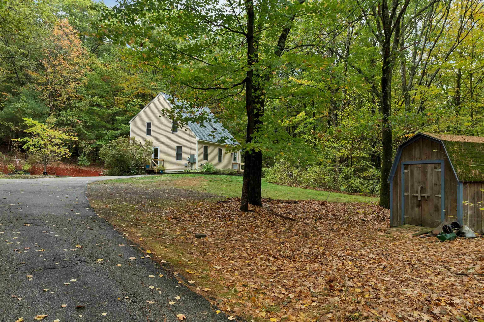 30 Del's Way Weare NH 03281