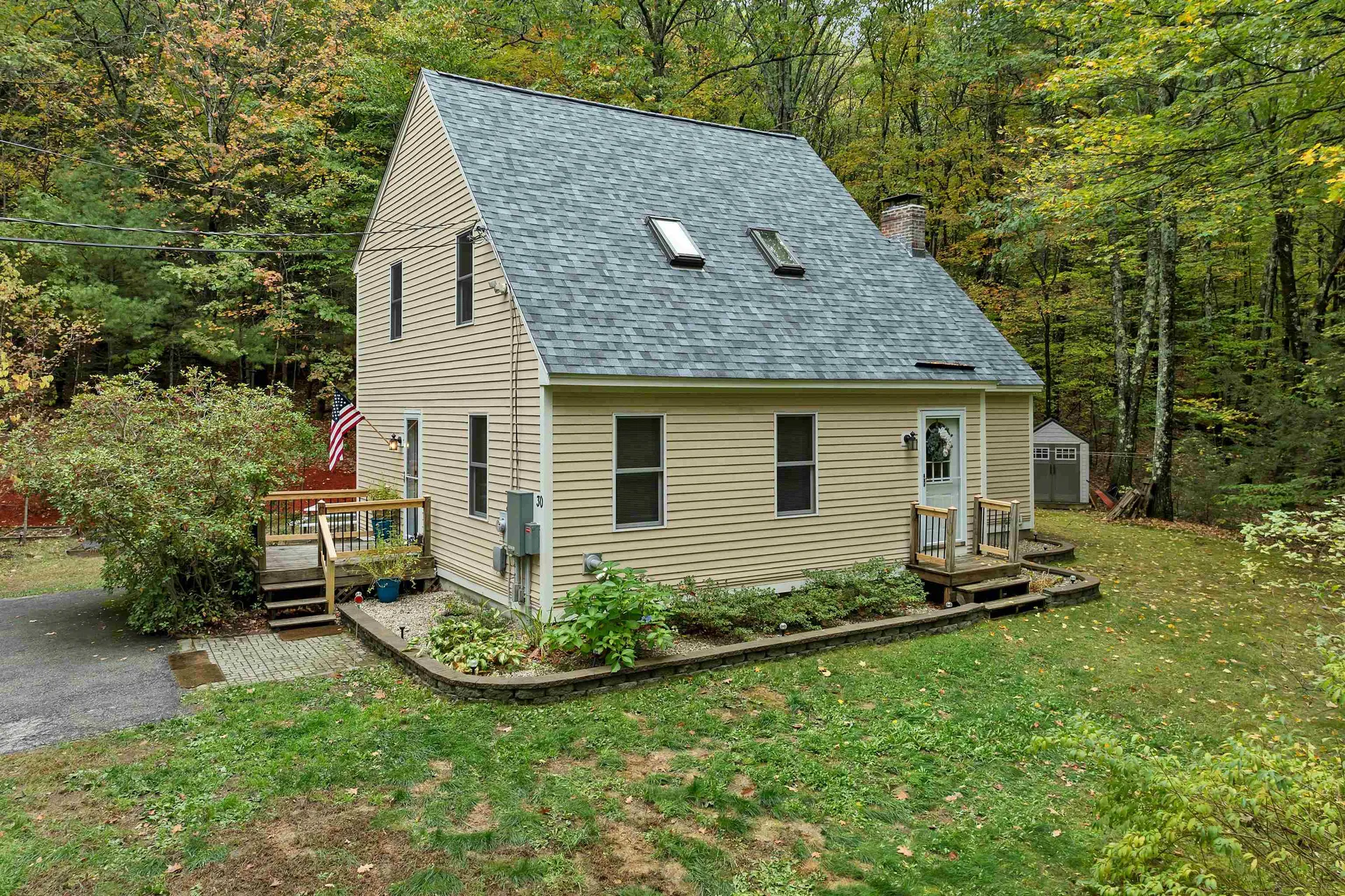 30 Del's Way Weare NH 03281