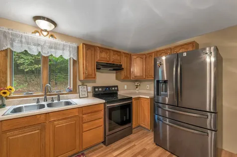 30 Del's Way Weare NH 03281