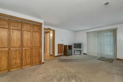 30 Del's Way Weare NH 03281