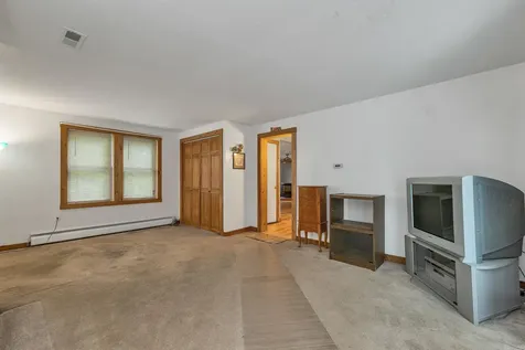 30 Del's Way Weare NH 03281