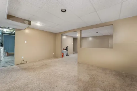 30 Del's Way Weare NH 03281