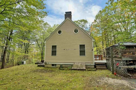 30 Del's Way Weare NH 03281