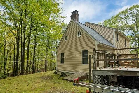 30 Del's Way Weare NH 03281