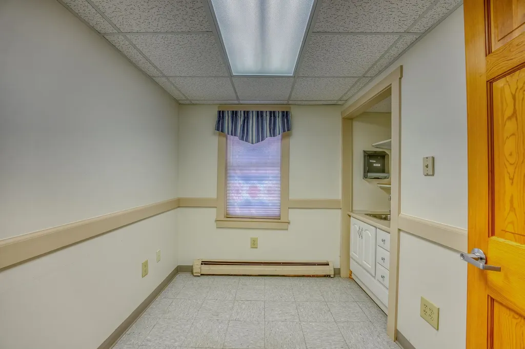 134 Cottage Street Littleton NH 03561