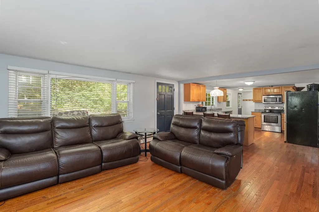 43 Maple Avenue Newton NH 03858