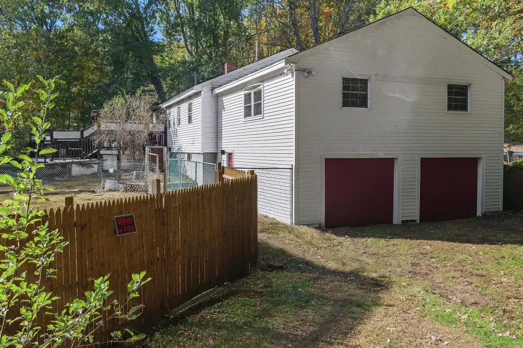 43 Maple Avenue Newton NH 03858