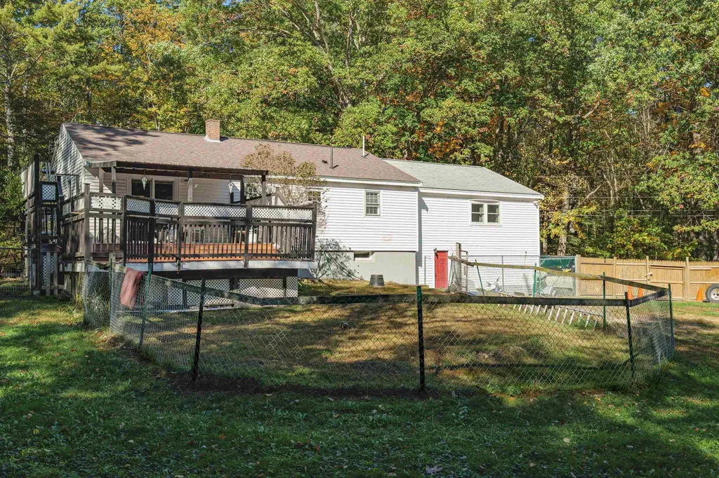 43 Maple Avenue Newton NH 03858